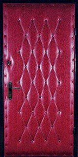 Металлическая дверь с декоративной отделкой "винилискожа дутая-винилискожа"